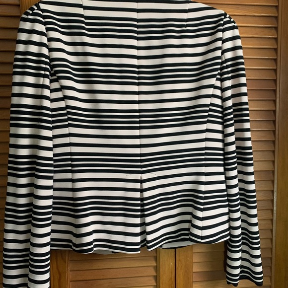 Nanette Lenore Women’s Black Striped Long Sleeve Notch Lapel Blazer Sz. 8 NWOT - Picture 4 of 9